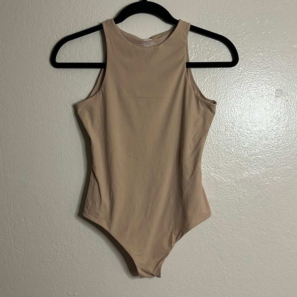 NWOT SKIMS Fits Everybody High Neck Bodysuit (Mica)